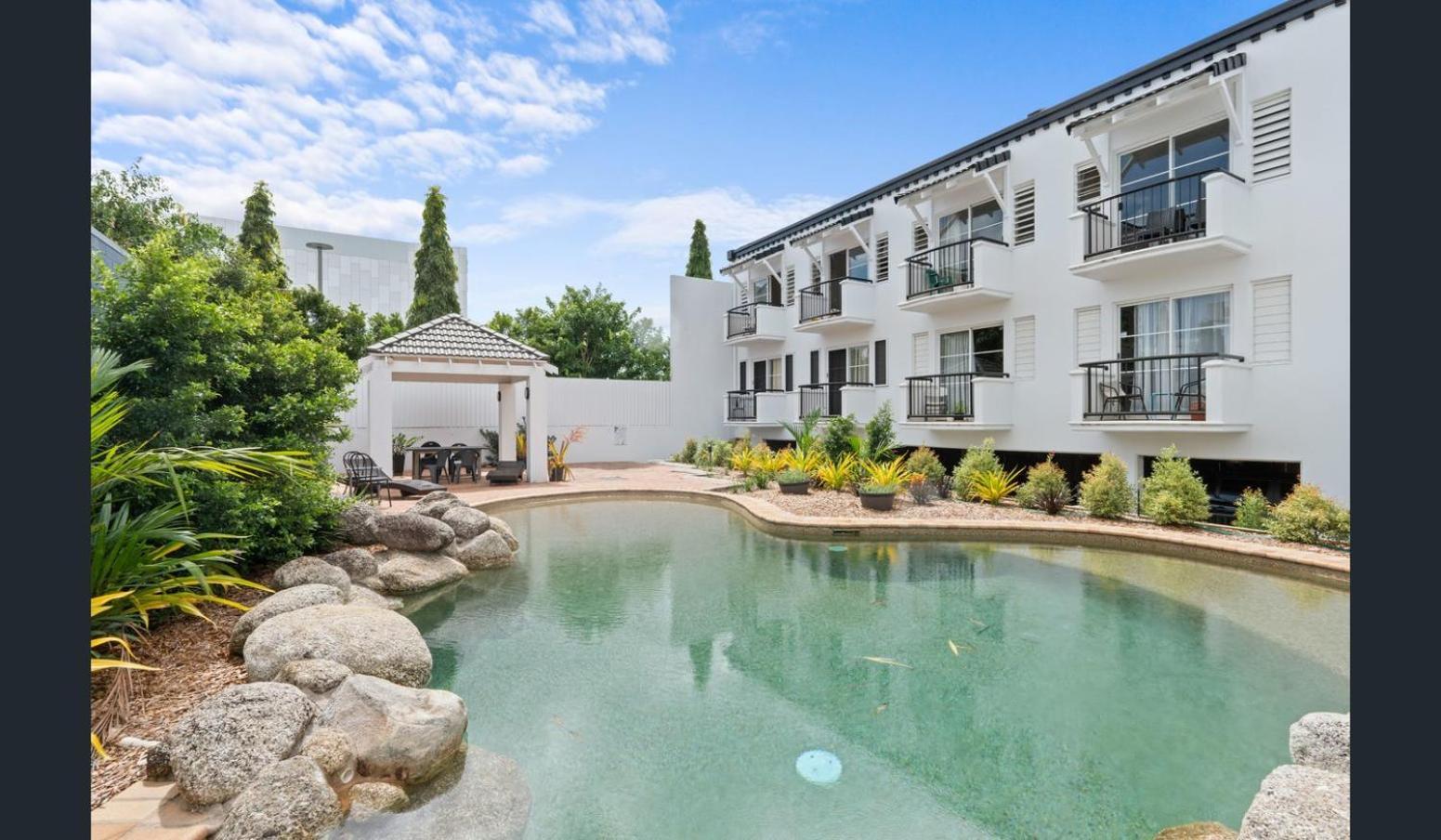 Villa Vaucluse Apartments Кэрнс Экстерьер фото